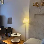 Zizkov Nest Spacious 2br * Praga