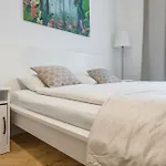 Apartamento Zizkov Nest Spacious 2br