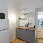 Zizkov Nest Spacious 2br Apartmán *