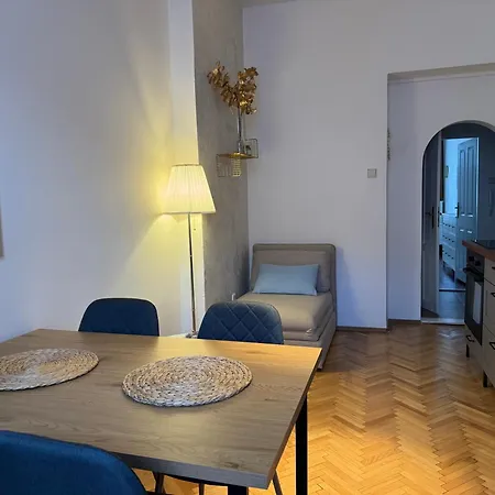 Apartamento Zizkov Nest Spacious 2br Praga