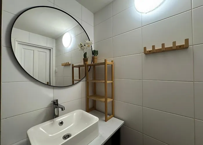 Zizkov Nest Spacious 2br Prag