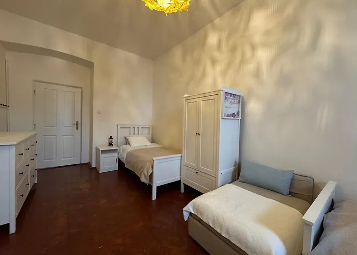 Zizkov Nest Spacious 2Br Apartment 아파트