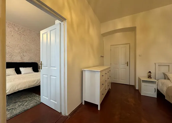 Zizkov Nest Spacious 2br شقة *