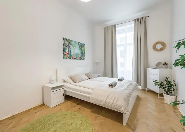 Zizkov Nest Spacious 2br شقة