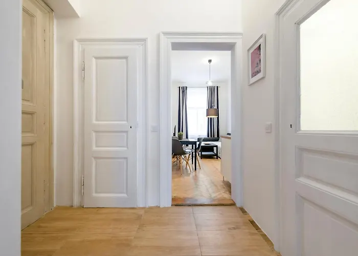Zizkov Nest Spacious 2br شقة براغ