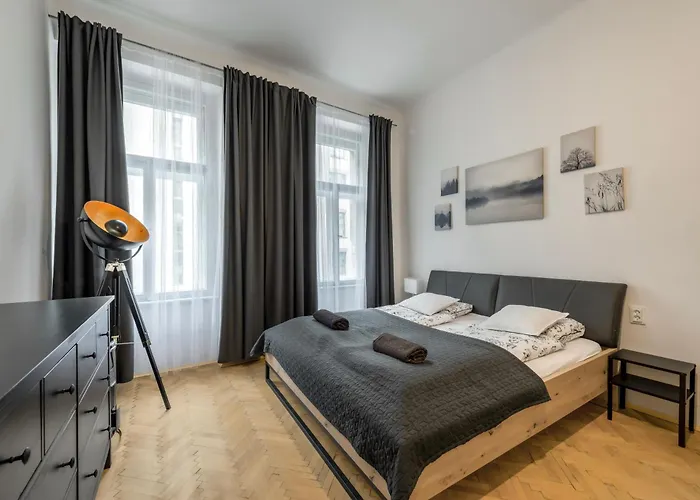 Zizkov Nest Spacious 2br * Prag