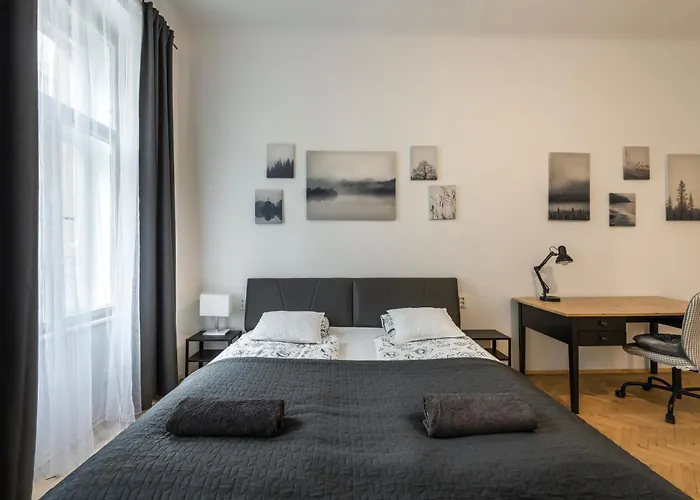 Lägenhet Zizkov Nest Spacious 2br *