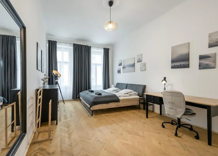 Lägenhet Zizkov Nest Spacious 2br