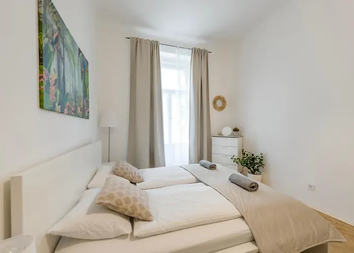 Lägenhet Zizkov Nest Spacious 2br Prag