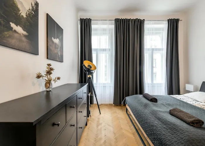 Zizkov Nest Spacious 2br براغ