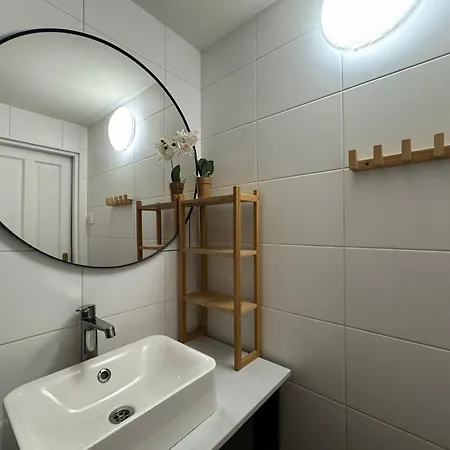 Zizkov Nest Spacious 2br Prag