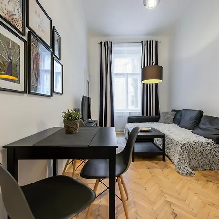 Zizkov Nest Spacious 2br *