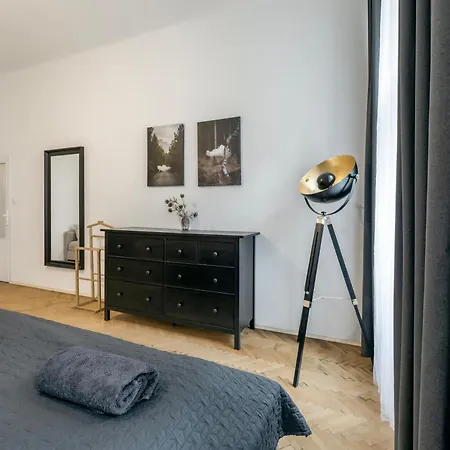 Zizkov Nest Spacious 2br *