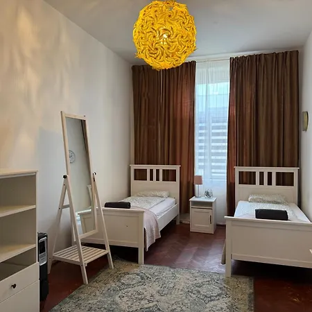 Zizkov Nest Spacious 2br Apartmán *
