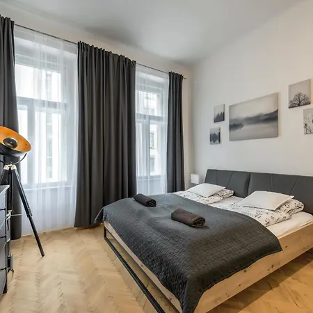 Zizkov Nest Spacious 2br * Praha