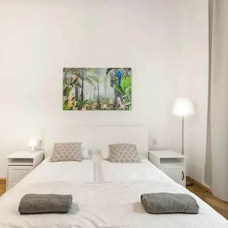 Zizkov Nest Spacious 2br