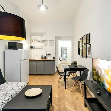 Zizkov Nest Spacious 2br Apartmán *
