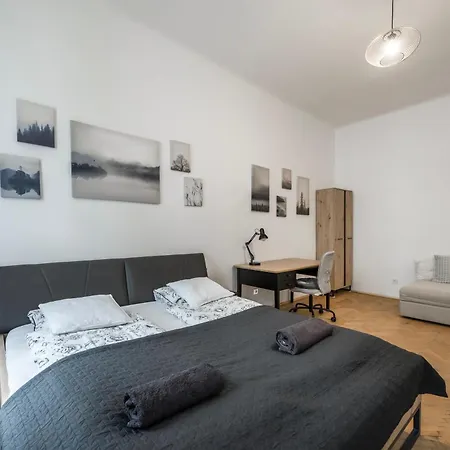 Zizkov Nest Spacious 2br Apartmán Praha